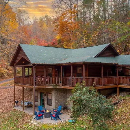 Gatlinburg Mountain Heaven Retreat Villa